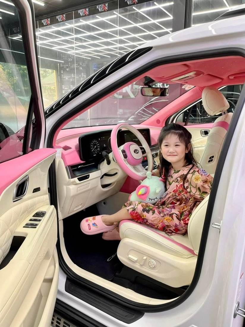 Con gái được lên lớp 2, chồng Đoàn Di Băng thưởng một xe hơi mui trần-6