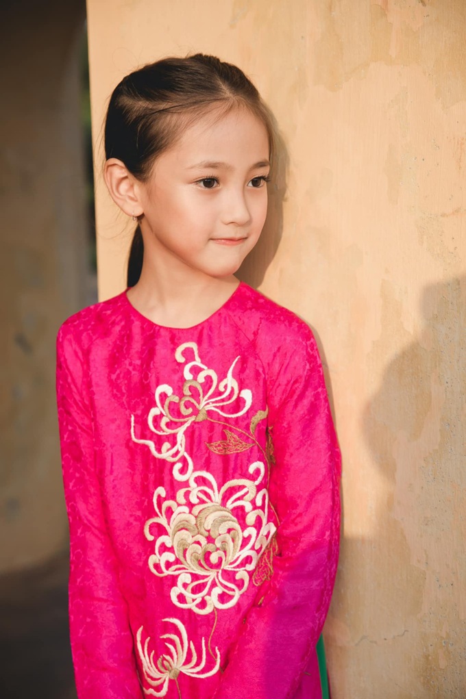Ái nữ 8 tuổi của Hà Kiều Anh: Nhan sắc tiểu mỹ nhân, học cưỡi ngựa từ nhỏ-5