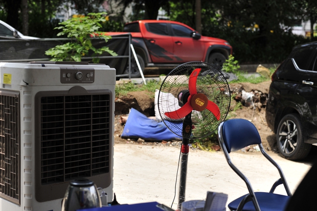 Bi hài chuyện thích nghi với cắt điện luân phiên ở Hà Nội-3