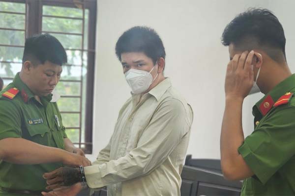 Truy sát anh trai và chị dâu rồi trốn truy nã suốt 28 năm-2