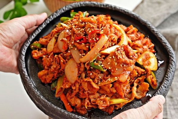 Cách làm nước uống từ quả vải ngọt mát, không bị nóng-2