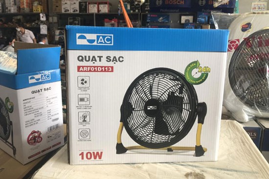 Nhập quạt tích điện bán cả mùa hè, chỉ 2 tuần hàng đã hết sạch