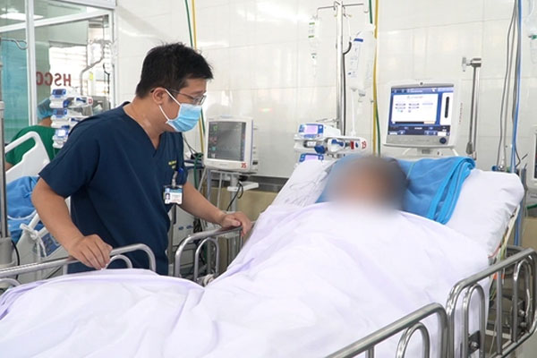 TP HCM: Người phụ nữ 50 tuổi hôn mê, mất máu nhiều sau khi hút mỡ bụng-1