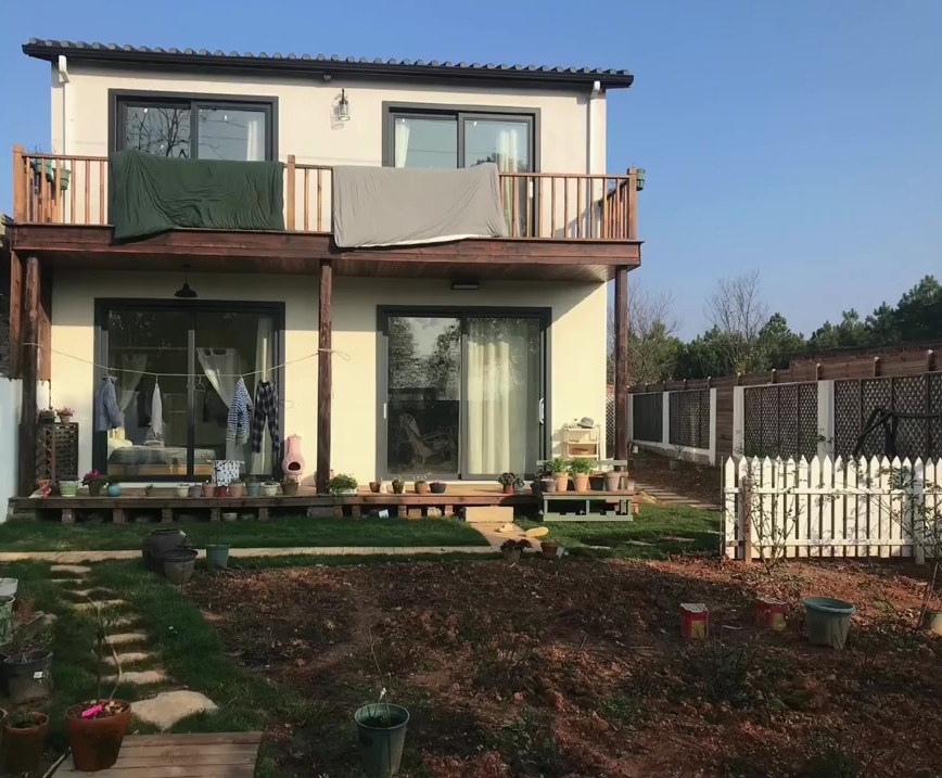 Chi 1,6 tỷ xây nhà, làm vườn đẹp như phim hoạt hình để sống một mình ở quê-9