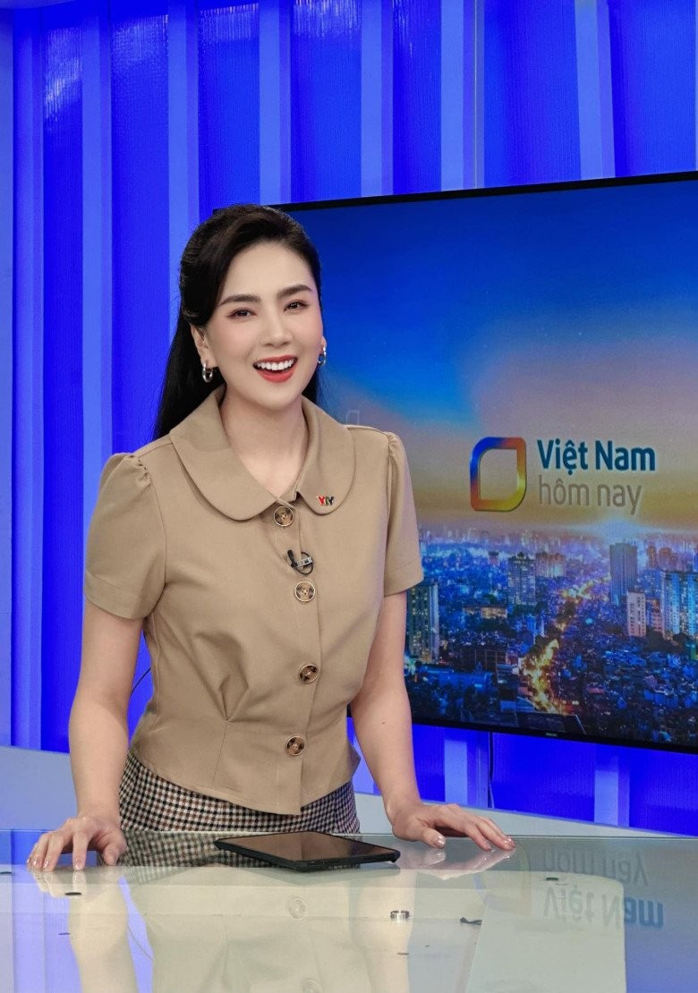 Cô gái thời tiết VTV U40 sở hữu hình thể 8 đầu”, chuẩn hơn Hoa hậu nhưng vẫn bị nói đen sì”-2