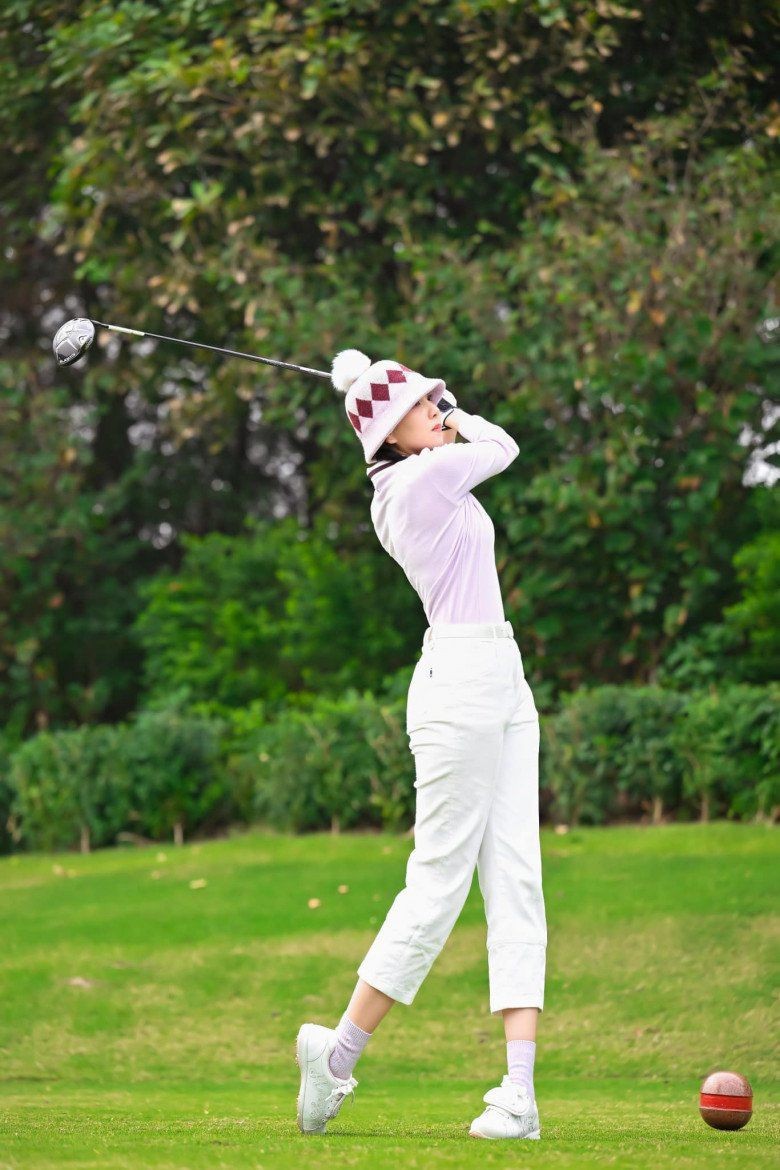 Cô gái thời tiết VTV U40 sở hữu hình thể 8 đầu”, chuẩn hơn Hoa hậu nhưng vẫn bị nói đen sì”-4