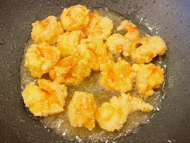 Xoài chín kết hợp với nguyên liệu này thành món salad thơm ngon lạ miệng-6