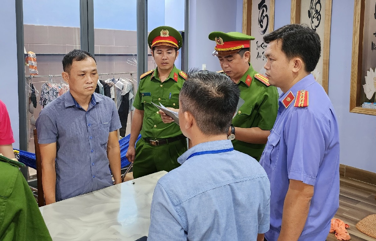 Bắt nguyên chủ tịch xã và giám đốc doanh nghiệp cấu kết rút ruột ngân sách-2