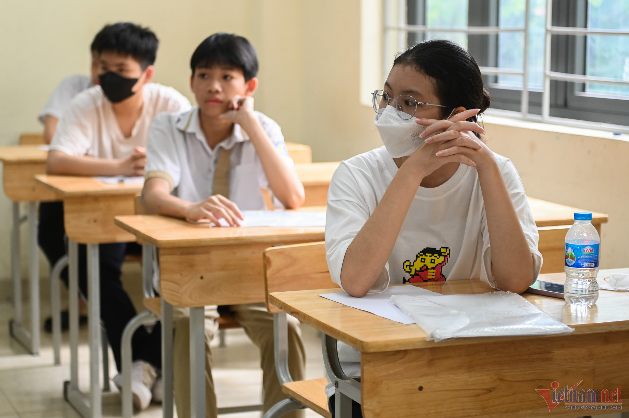 Tỷ lệ tuyển sinh thấp kỷ lục, 105.000 sĩ tử Hà Nội căng thẳng thi vào lớp 10-1