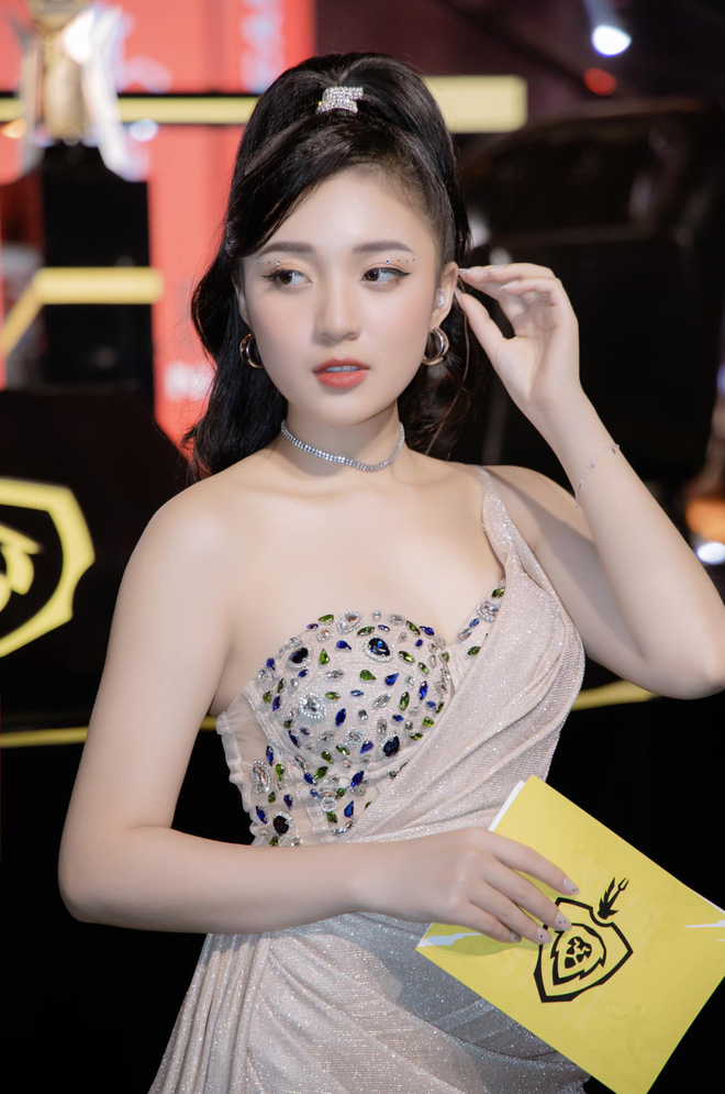 Không hợp ở nhà thuê, MC xinh đẹp mua luôn căn hộ tiền tỷ decor chất lừ, chia sẻ bí quyết mua nhà ở tuổi 23-1