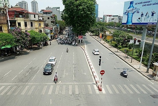 Chờ đèn đỏ dưới bóng râm, coi chừng bị phạt 400 nghìn đồng!