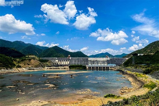 Mực nước hồ thủy điện tăng nhưng vẫn rất thấp, 9 nhà máy phát điện cầm chừng