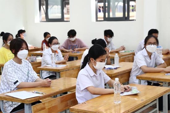 Môn Ngữ văn thi lớp 10 Hà Nội: Đề dễ, dự kiến phổ  điểm sẽ cao