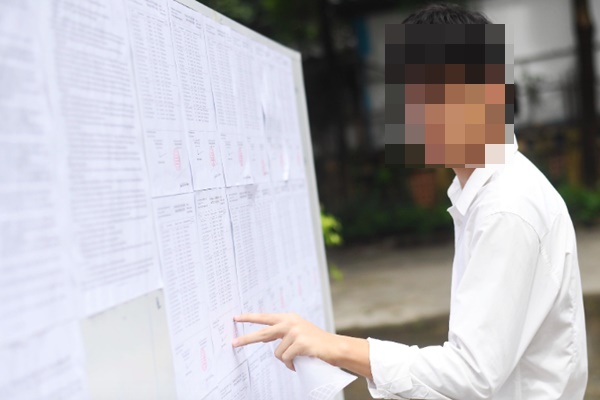 Thêm 3 thí sinh Hà Nội mang điện thoại vào phòng thi lớp 10-2