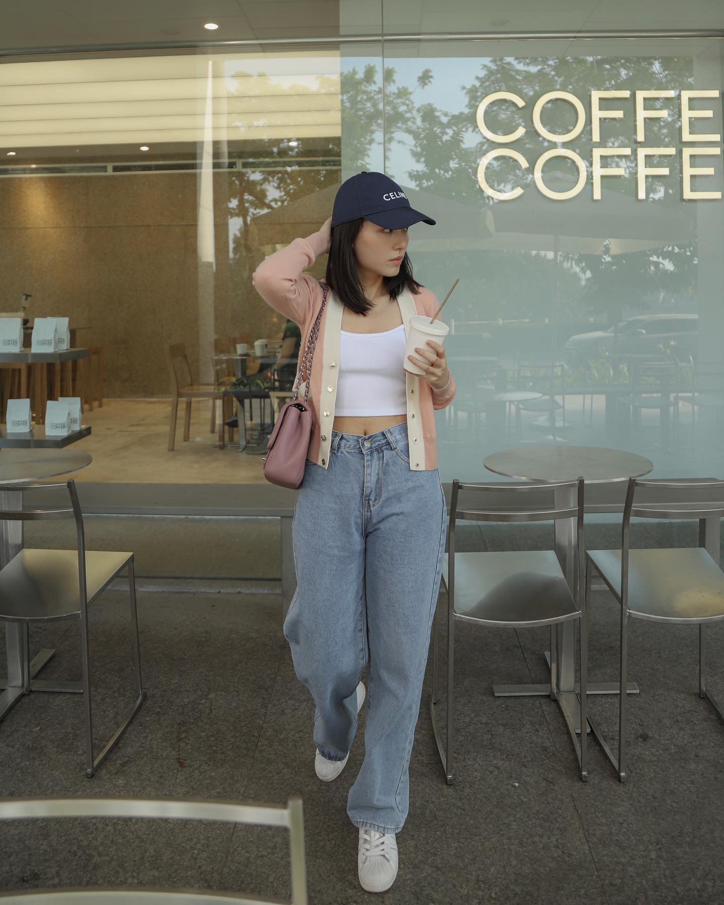 Cao 1m57, blogger Hà Trúc có 4 chiêu tôn dáng khi đi giày bệt-6