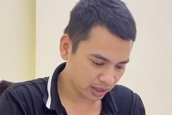 Truy nã quản lý trạm viễn thông MobiFone vì nâng khống tiền điện