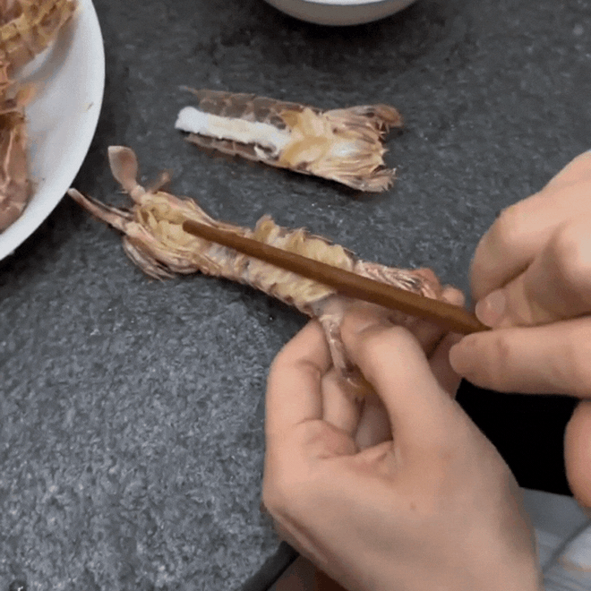 2 cách bóc vỏ bề bề cực dễ cho tín đồ mê hải sản-6