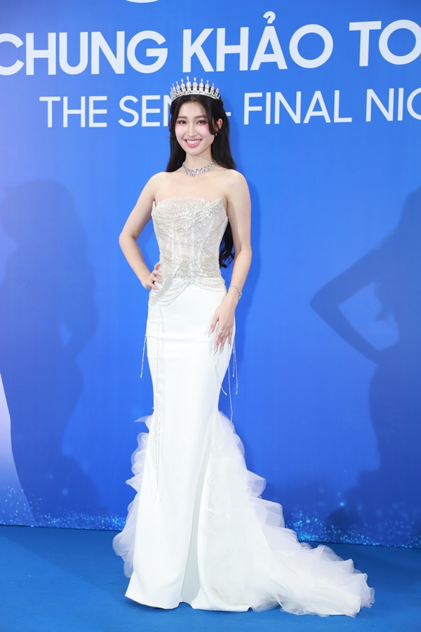 Dàn Hoa - Á hậu đọ sắc trên thảm đỏ Chung khảo Miss World Vietnam 2023-5