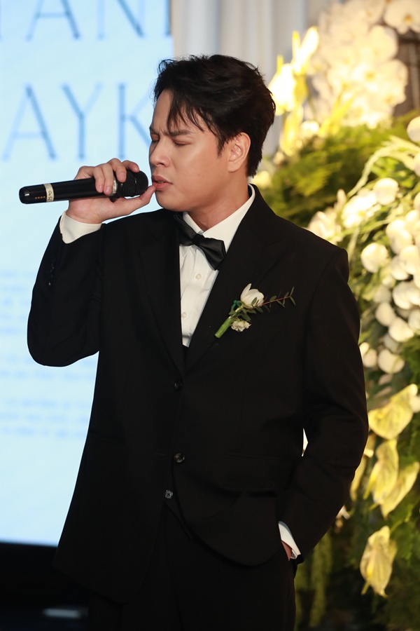 JayKii - Mai Anh cùng con trai lộ diện ở tiệc cưới, dàn sao Việt đổ bộ chúc mừng-3