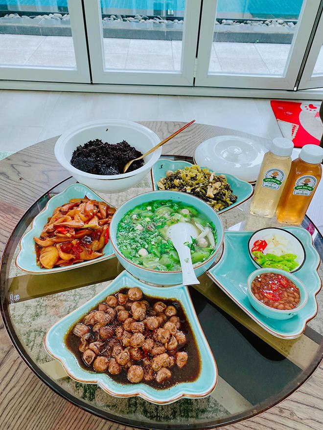 Soái ca trẻ nhất Shark Tank Việt Nam khoe gu thẩm mỹ tinh tế trong căn biệt thự cao cấp, khiến bao cô gái thầm ao ước-16