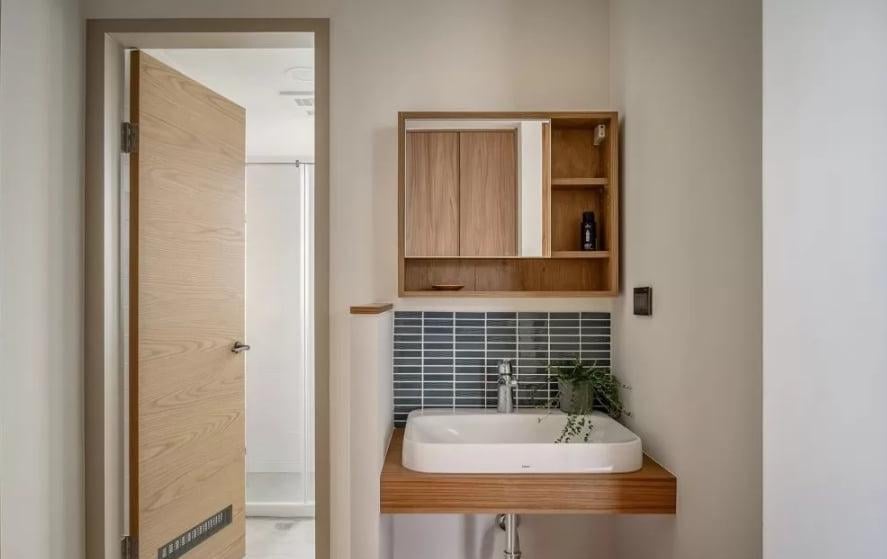 Phòng tắm dùng xong nên đóng hay mở cửa? Việc đơn giản bao người làm sai-3