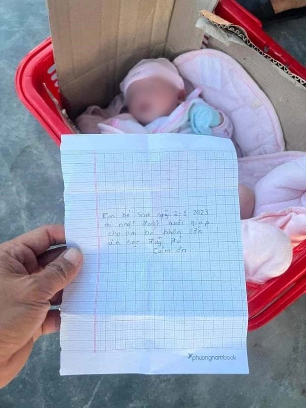 Bé trai sơ sinh bị bỏ rơi bên đường kèm lá thư nhờ nuôi giúp, cho ăn học đầy đủ-1