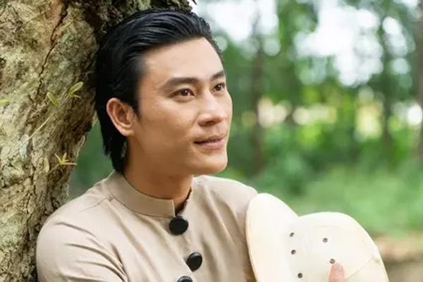 Lễ cúng 100 ngày Vũ Linh: Con gái Hồng Loan khóc nghẹn trước bàn thờ cha-14