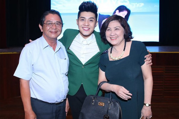 Thông tin đời tư hiếm hoi về người phụ nữ ngồi bếp đợi Noo Phước Thịnh sau mỗi đêm diễn-2