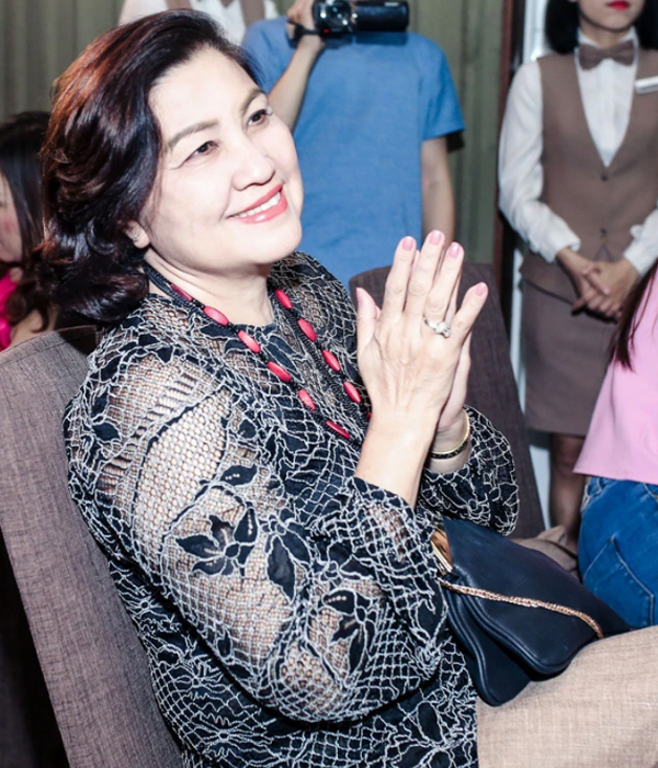 Thông tin đời tư hiếm hoi về người phụ nữ ngồi bếp đợi Noo Phước Thịnh sau mỗi đêm diễn-8