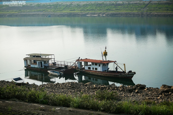 Từ thời cha sinh mẹ đẻ, đây là lần thứ 2 tôi đi bộ được dưới đáy sông Đà-2