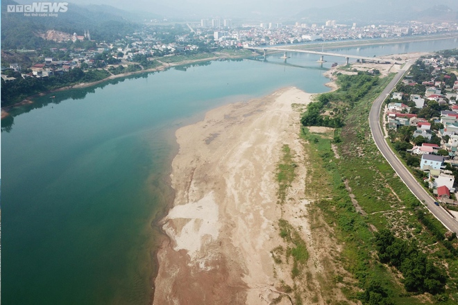 Từ thời cha sinh mẹ đẻ, đây là lần thứ 2 tôi đi bộ được dưới đáy sông Đà-4