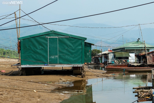 Từ thời cha sinh mẹ đẻ, đây là lần thứ 2 tôi đi bộ được dưới đáy sông Đà-9