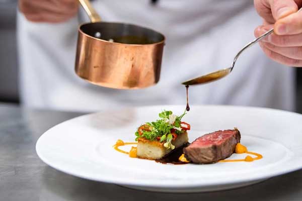 Đội ngũ thanh tra của Michelin có người Việt Nam không?-1