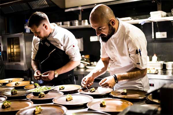 Đội ngũ thanh tra của Michelin có người Việt Nam không?-4