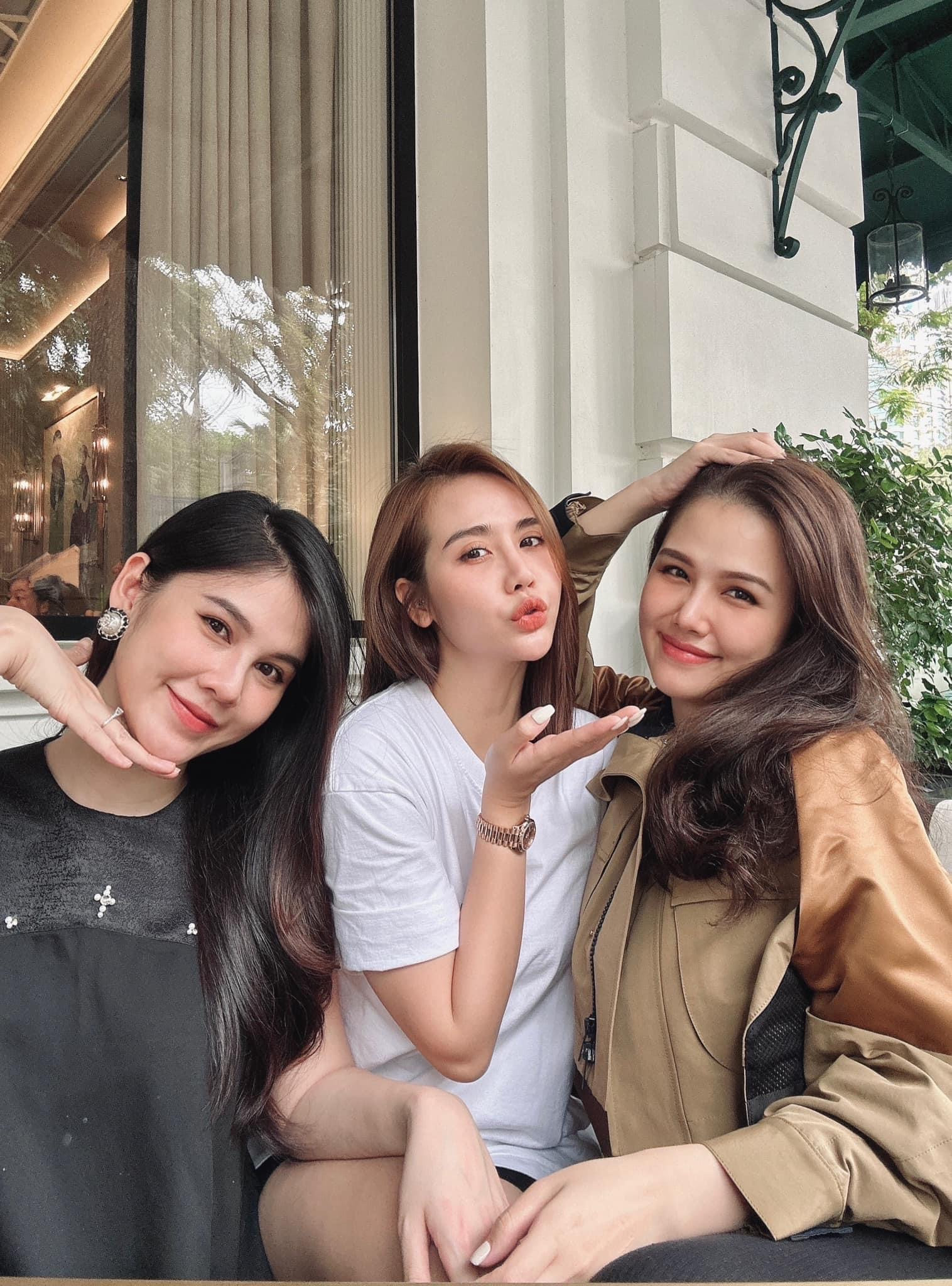 MC Thu Hoài và chồng doanh nhân mặn nồng sau 4 năm yêu-4