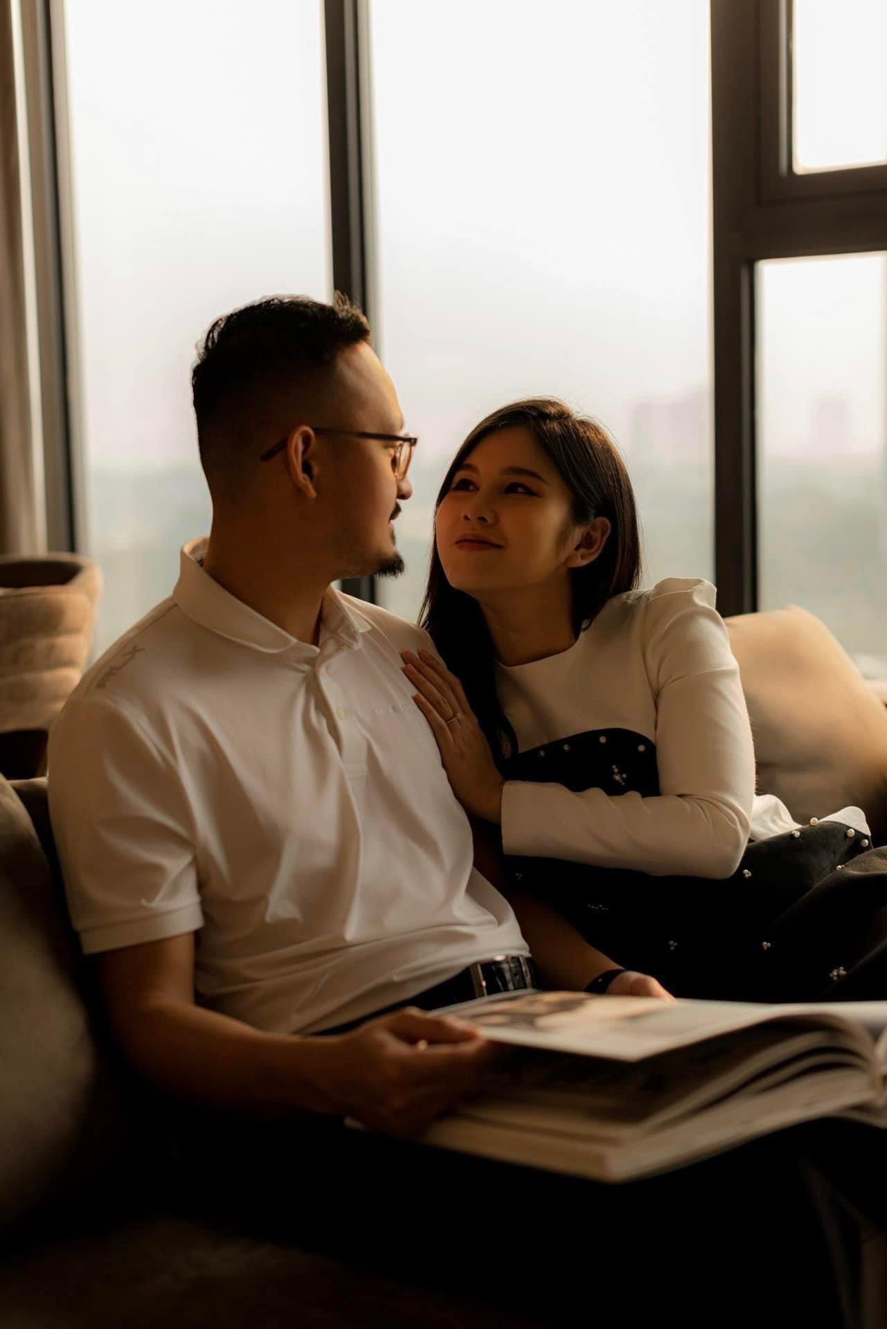 MC Thu Hoài và chồng doanh nhân mặn nồng sau 4 năm yêu-5