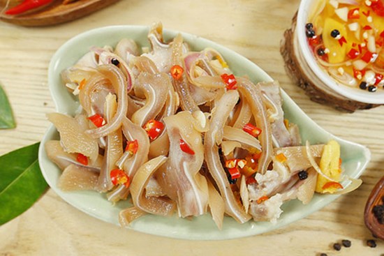 Bỏ túi cách làm tai heo ngâm mắm chua ngọt siêu ngon