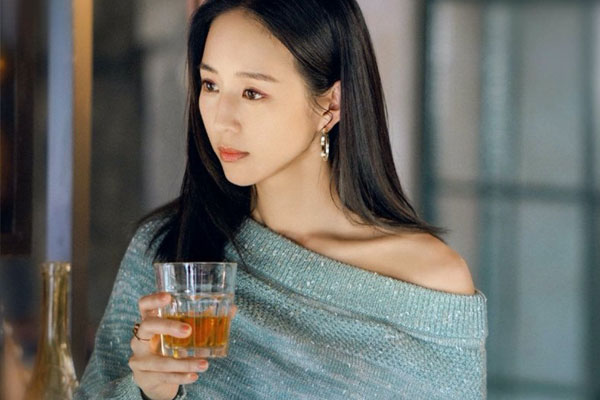 Cúi xuống nhặt chiếc đũa rơi dưới bàn ăn, lúc ngẩng đầu lên tôi quyết định ly hôn luôn-1