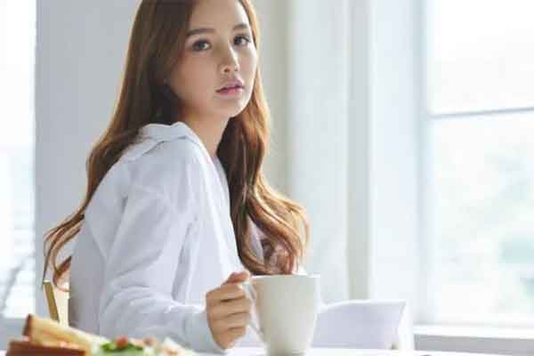 Hình tượng người mẹ hoàn hảo sụp đổ vì phát hiện bất ngờ của con gái-2