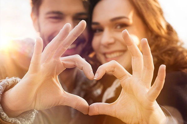 7 dấu hiệu chồng yêu vợ hơn bản thân, lấy được sướng cả đời-1