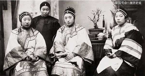 Loạt ảnh hiếm chụp mỹ nữ thời nhà Thanh dưới ống kính nhiếp ảnh gia Pháp-10