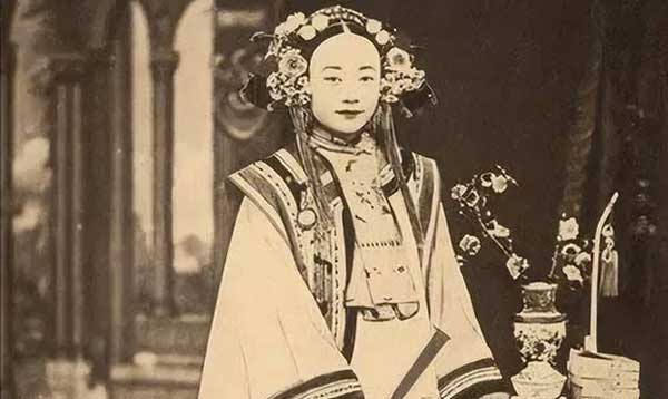 Loạt ảnh hiếm chụp mỹ nữ thời nhà Thanh dưới ống kính nhiếp ảnh gia Pháp-7