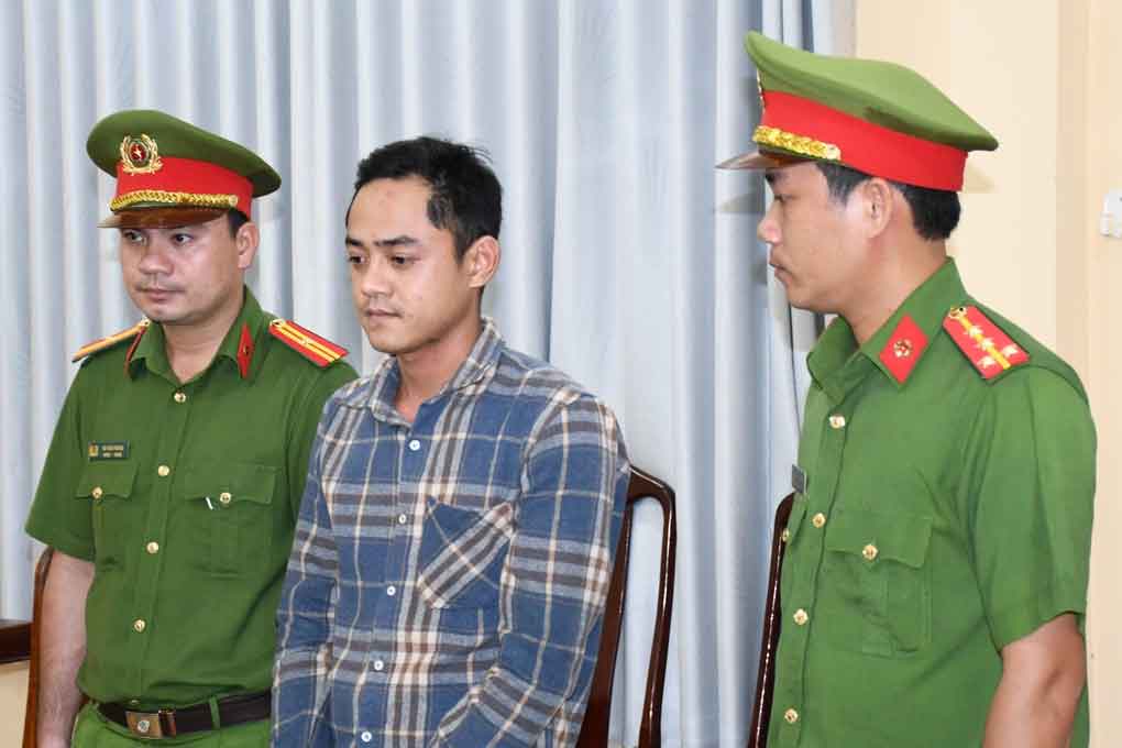 Vụ tao là trùm ở đây: Bắt tạm giam thanh niên đập vỡ kính xe cứu thương-1