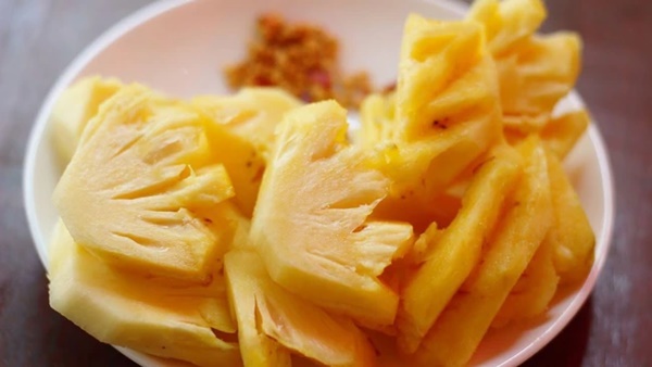 Dứa giàu vitamin C, ít calo lại mọng nước: Rất thích hợp để ăn vào mùa hè nhưng cần lưu ý để tránh dị ứng-1