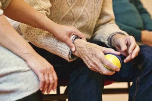 Bỏ việc lương gần trăm triệu về làm con cưng của mẹ, chàng trai gây choáng-1