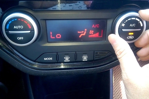 Tại sao cần rút phích cắm ti vi ngay khi nhận phòng khách sạn?-2