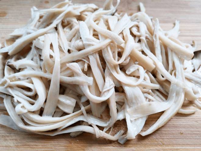 Được mệnh danh là nữ hoàng của các loại nấm,&nbsp;giá trung bình, đem trộn gỏi cực giòn ngon thanh mát ai cũng bất ngờ-2