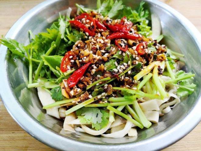 Được mệnh danh là nữ hoàng của các loại nấm,&nbsp;giá trung bình, đem trộn gỏi cực giòn ngon thanh mát ai cũng bất ngờ-4