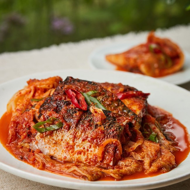 Bữa cơm đơn giản mà đủ chất với món cá thu kho kim chi-6