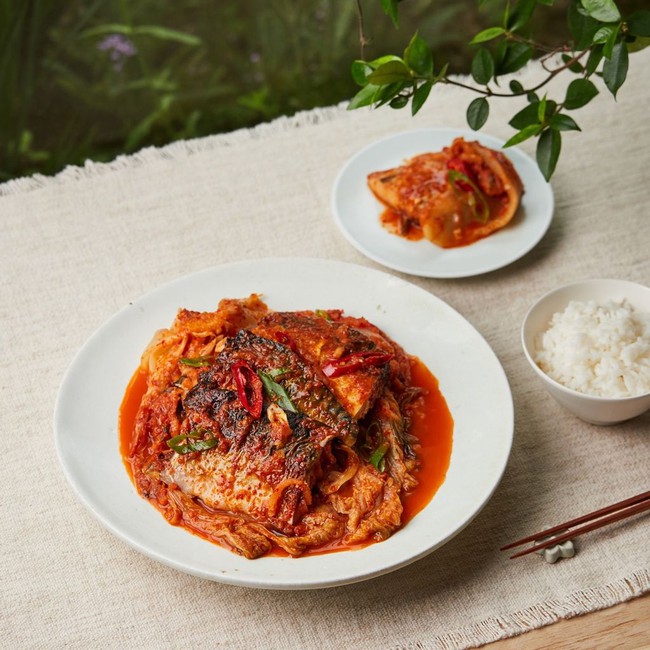 Bữa cơm đơn giản mà đủ chất với món cá thu kho kim chi-7